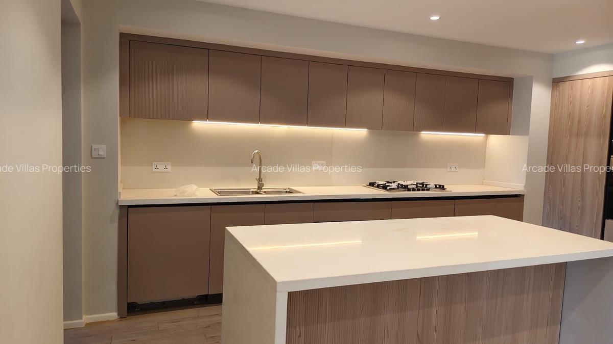 3 Bed Apartment with En Suite in Nyari - 6