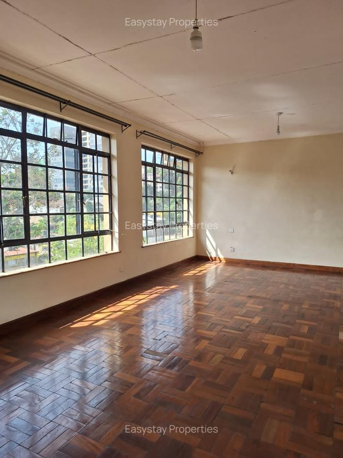 3 Bed Apartment with En Suite in Riverside - 4