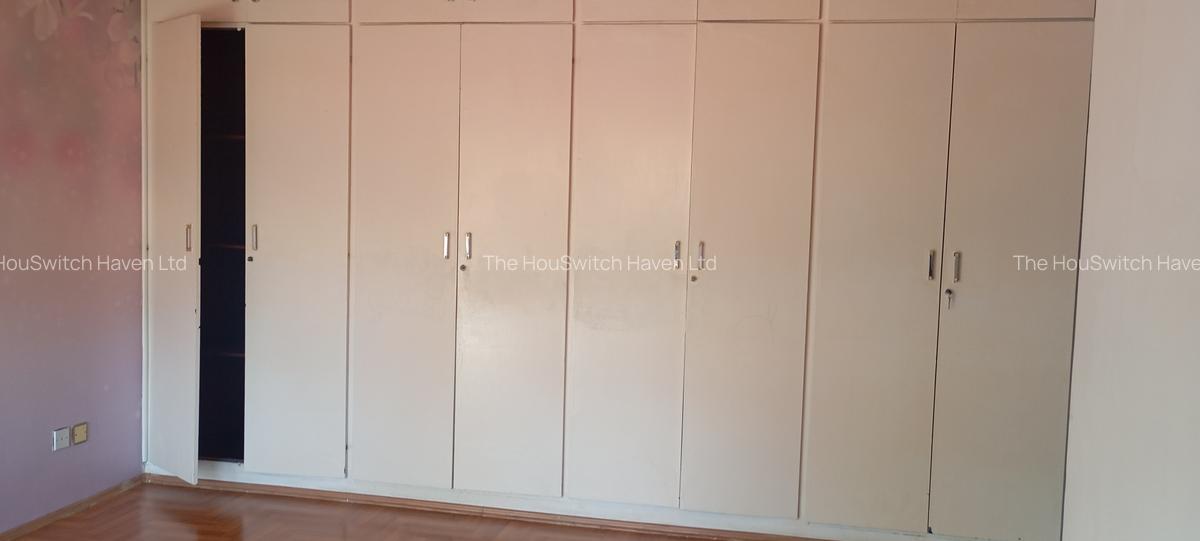 6 Bed House with En Suite at Off Un Avenue - 6