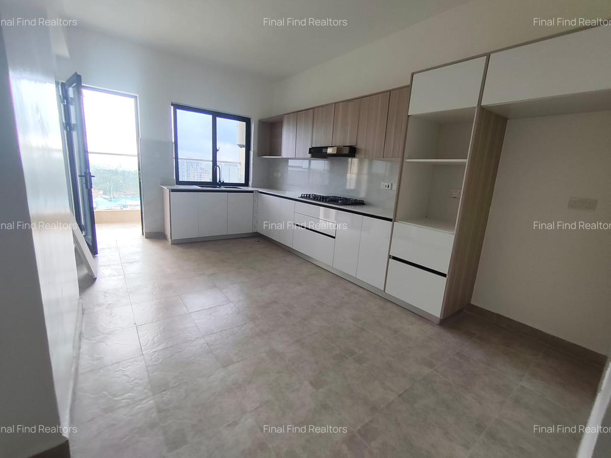 4 Bed Apartment with En Suite in Parklands - 3