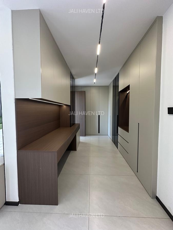 5 Bed Villa with En Suite in Lavington - 16