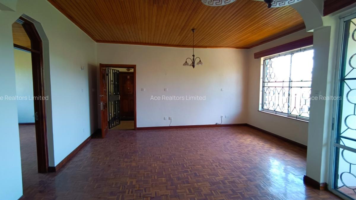 4 Bed Apartment with En Suite at Riverside Drive - 3