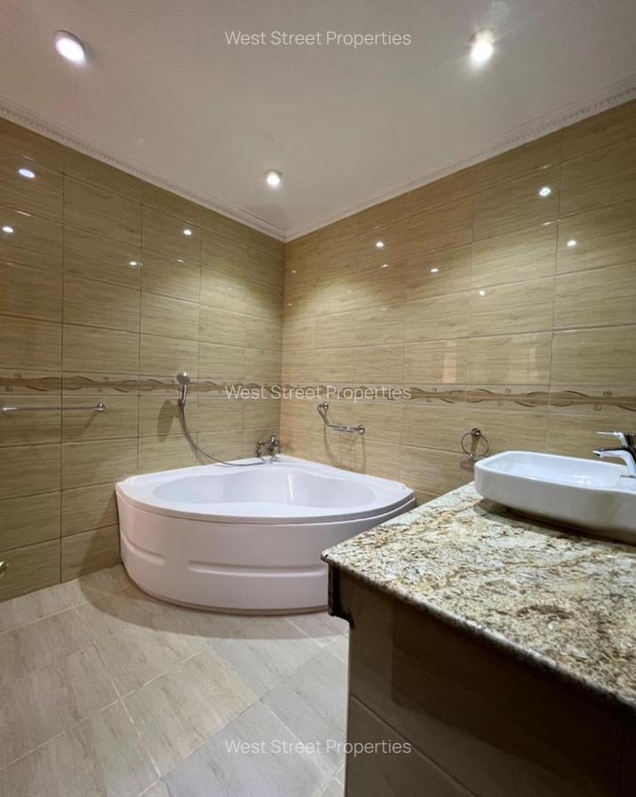 4 Bed Townhouse with En Suite at Kyuna - 11