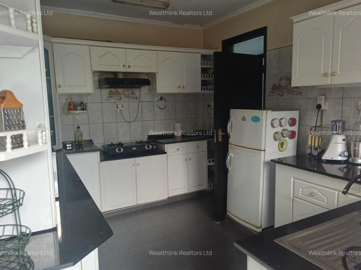 3 Bed House with Garden at Nyari - 18