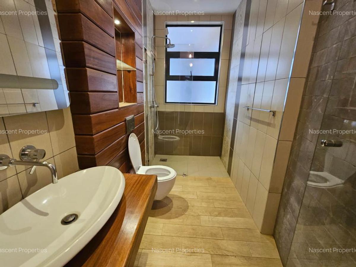 4 Bed Apartment with En Suite in General Mathenge - 16