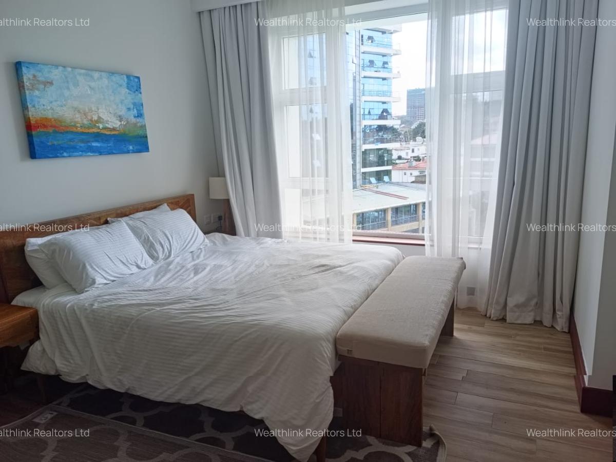 3 Bed Apartment with En Suite at Parklands - 5