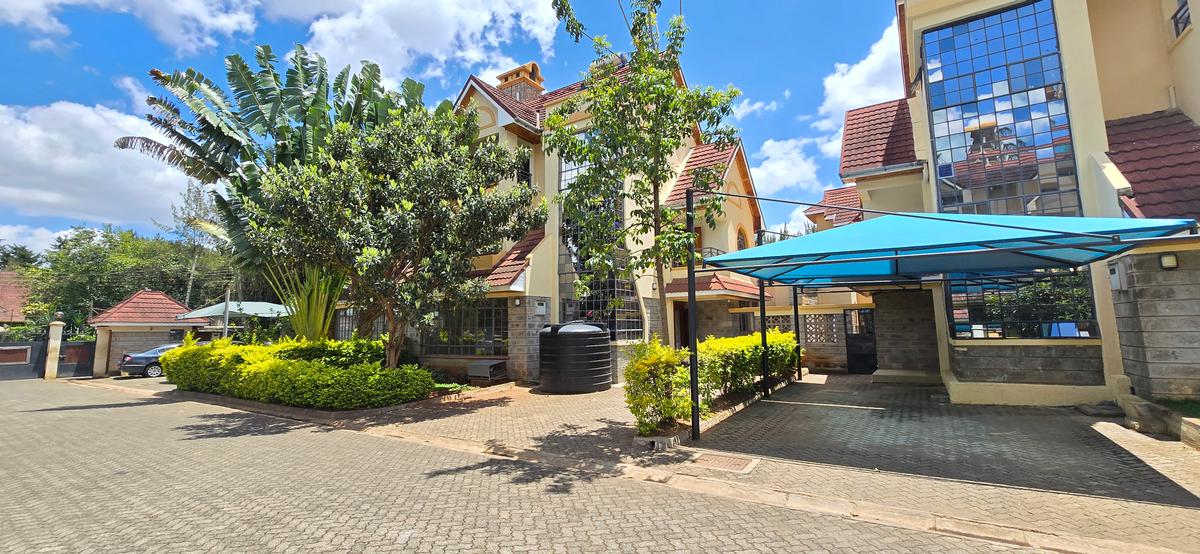 5 Bed Townhouse with En Suite at Lavington - 3