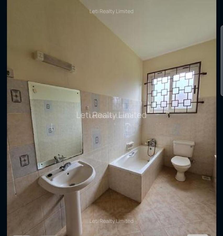 5 Bed Townhouse with En Suite in Lavington - 7