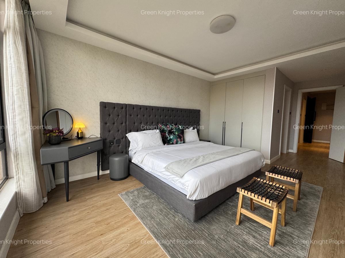 Serviced 2 Bed Apartment with En Suite in Brookside - 9