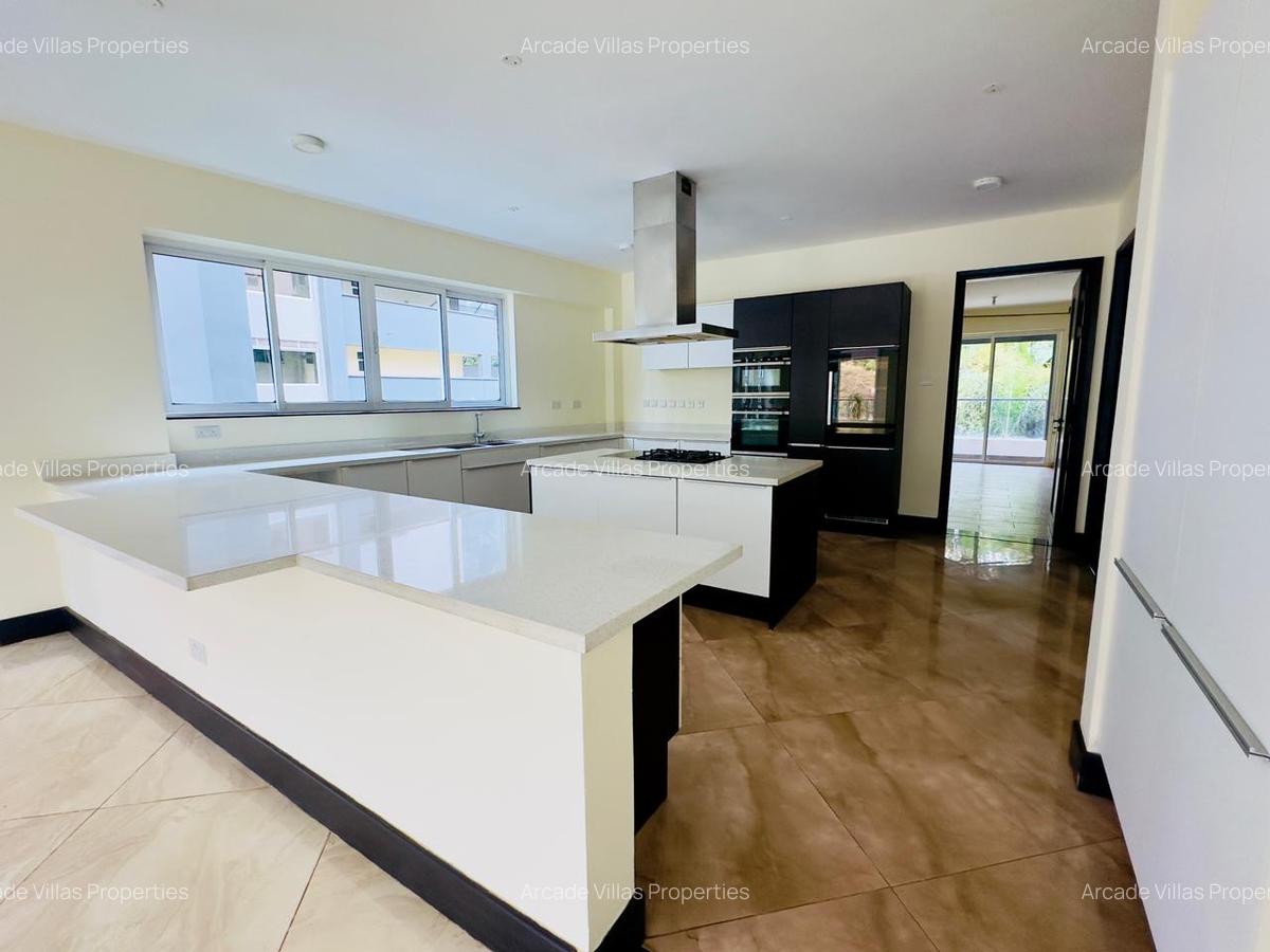 4 Bed Apartment with En Suite in General Mathenge - 3