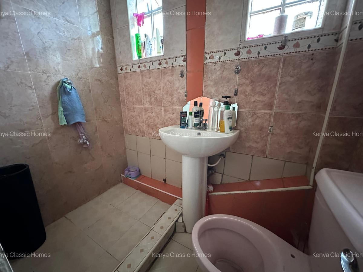 5 Bed House with En Suite at Lavington - 15