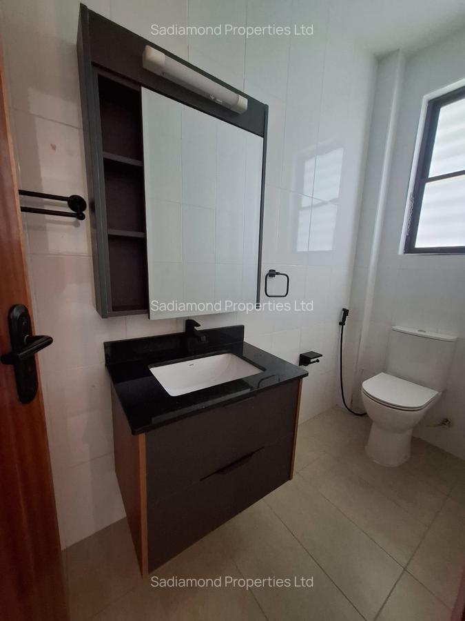 2 Bed House with En Suite in Ridgeways - 7