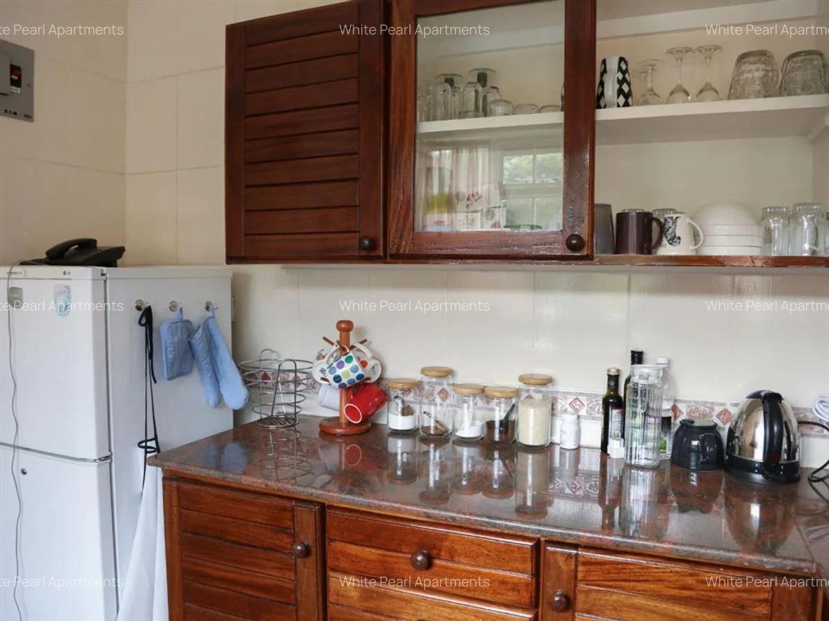 Serviced 1 Bed Apartment with Swimming Pool at Rhapta Road - 6