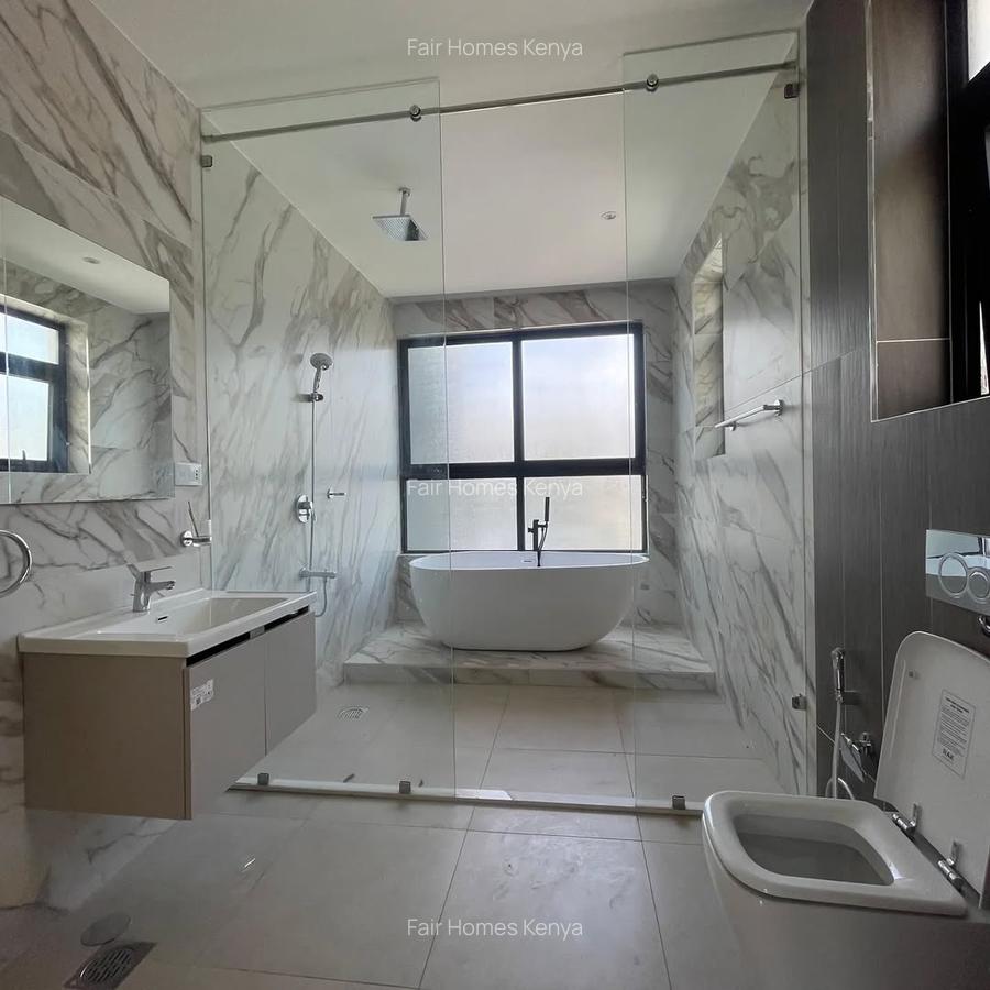 5 Bed Townhouse with En Suite at Lavington Green - 16