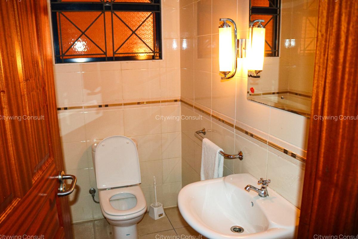 Serviced 2 Bed Apartment with En Suite at Parklands - 10
