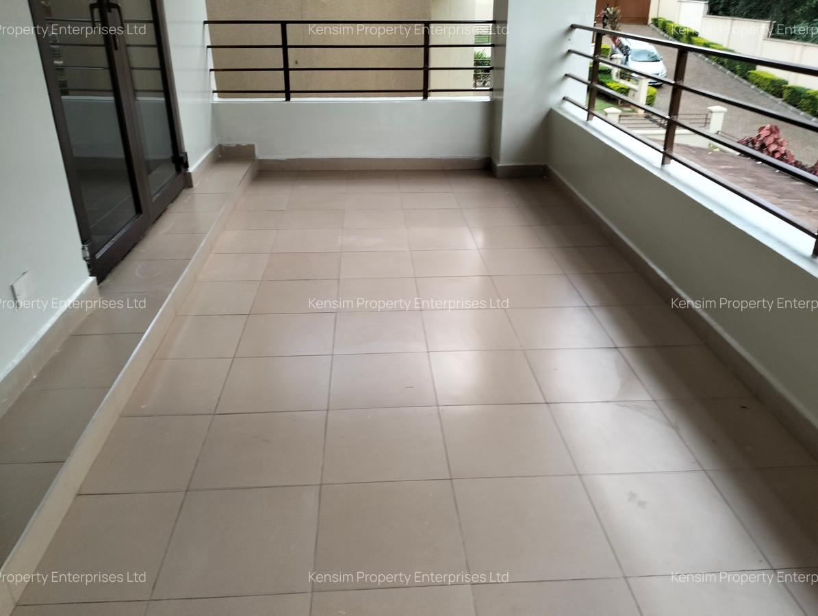 5 Bed Townhouse with En Suite in Lavington - 3