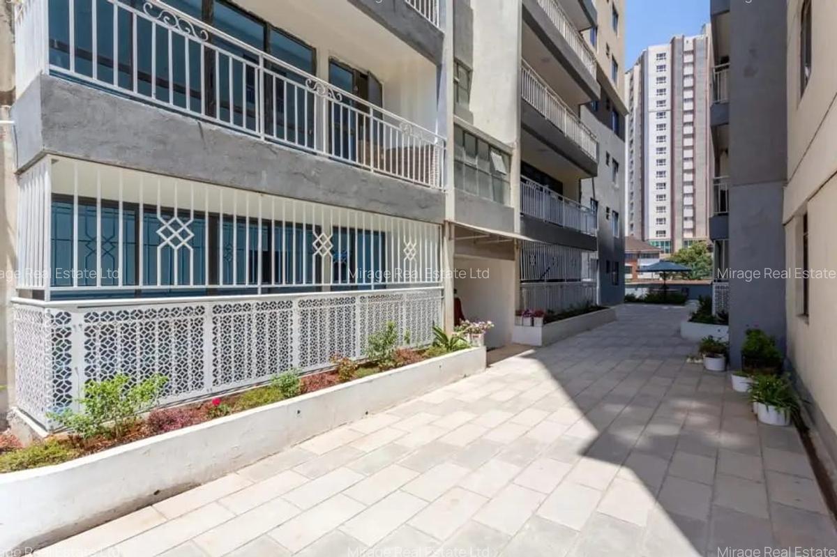 2 Bed Apartment with Gym in Kilimani - 15