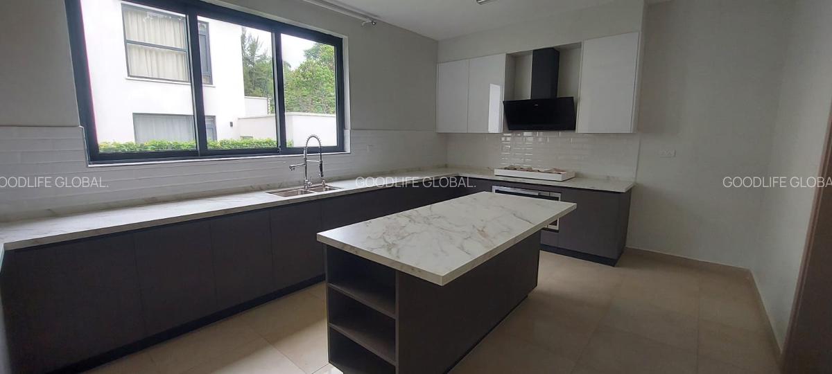 5 Bed Villa with En Suite at Lavington - 13