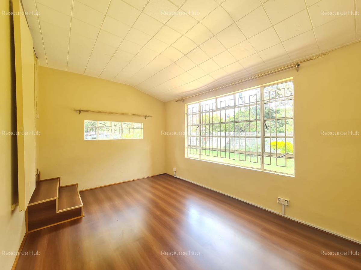 3 Bed House with En Suite at Bomas Area - 9