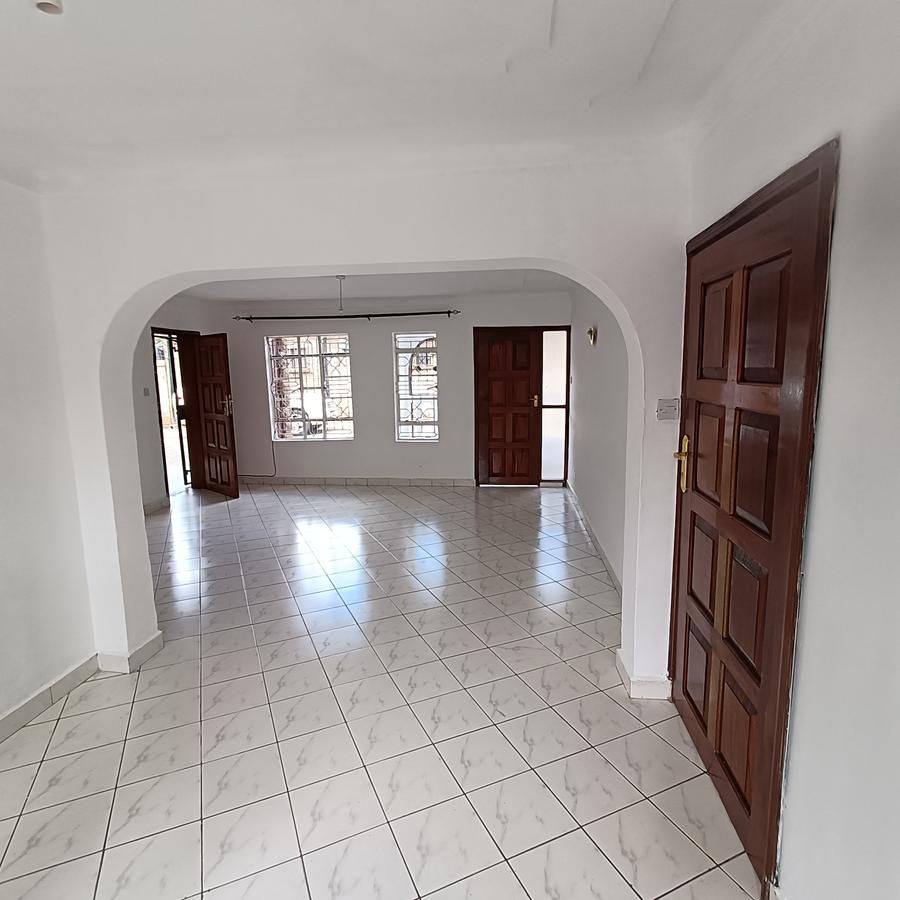 3 Bed Apartment with En Suite in Rhapta Road - 5