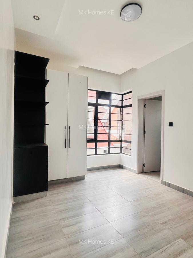 4 Bed House with En Suite at Membley - 20