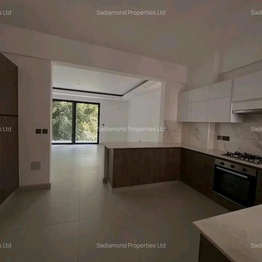 2 Bed Apartment with En Suite in Brookside - 4