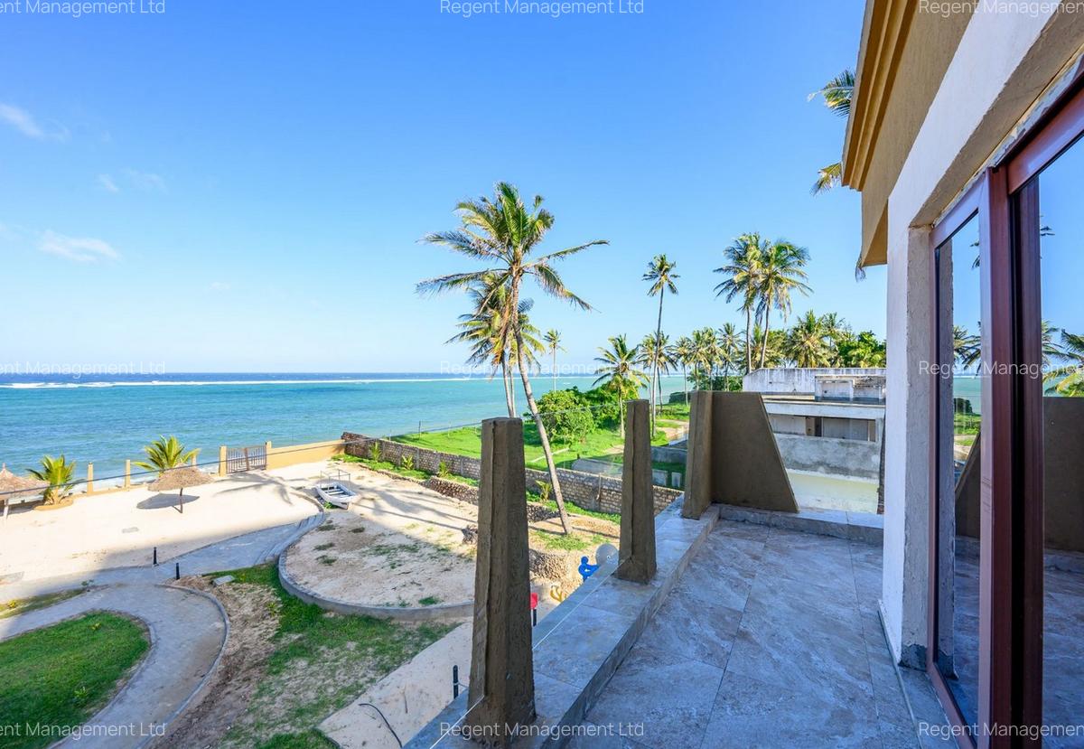 1 Bed Apartment with En Suite at Sandy Shores - 12