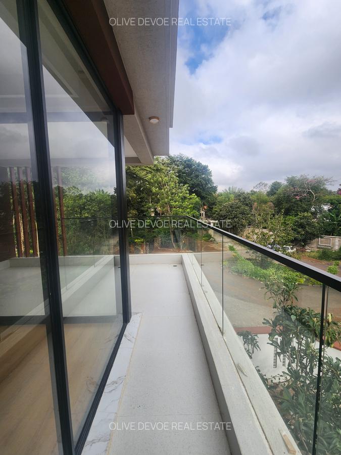 5 Bed Townhouse with En Suite in Lavington - 15