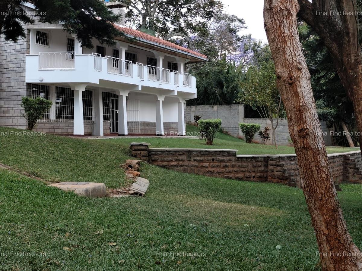 6 Bed House with Garden in Runda - 14