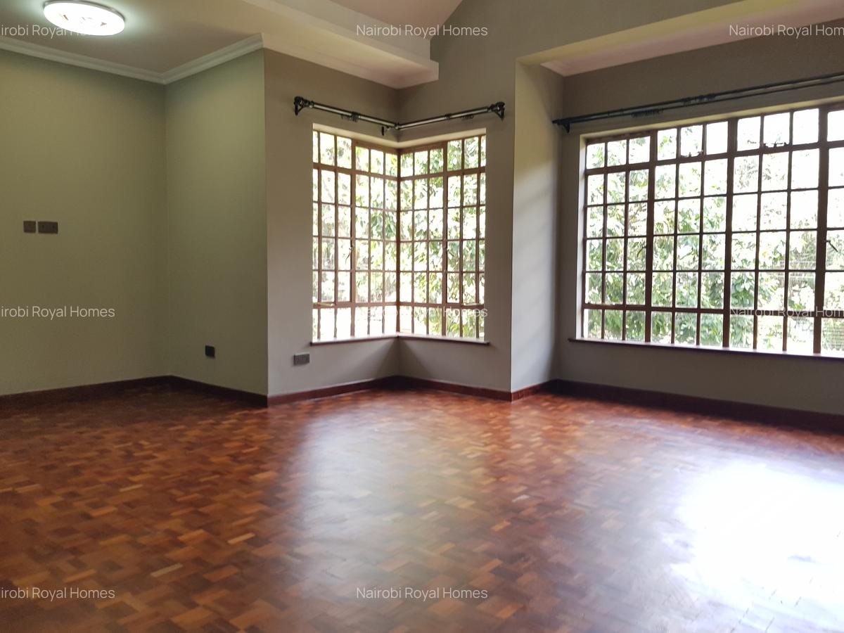 6 Bed Townhouse with En Suite at Lavington Green - 12