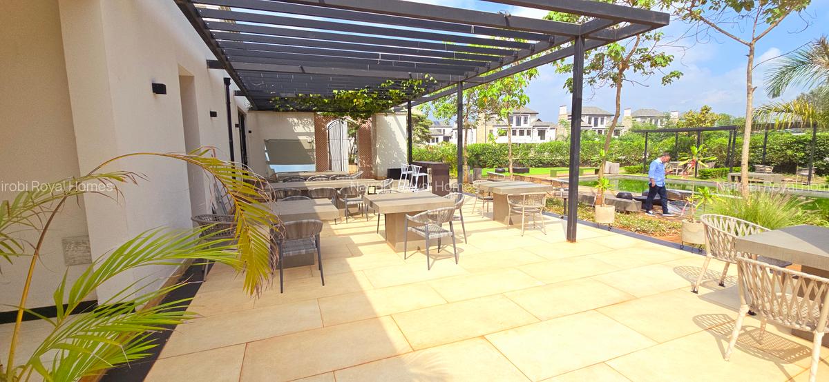 4 Bed House with En Suite at Palm Valley - 3