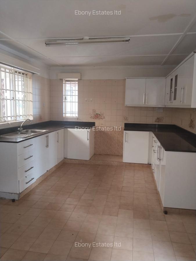 4 Bed Townhouse with En Suite in Kileleshwa - 8