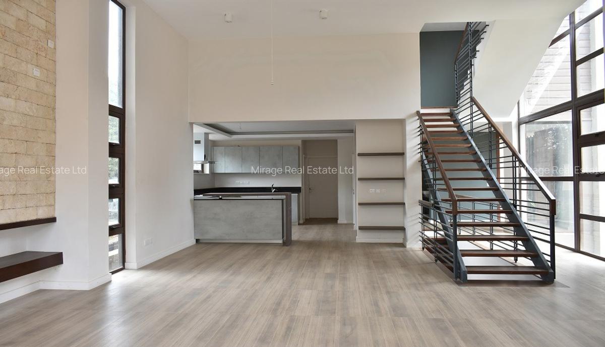 4 Bed Villa with En Suite in Lavington - 7