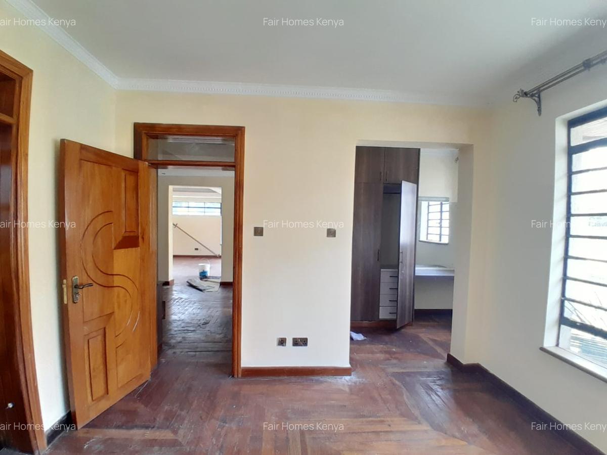 5 Bed Townhouse with En Suite at Convent Drive - 5