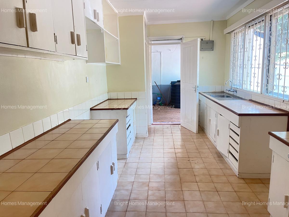 4 Bed House with En Suite in Loresho - 5