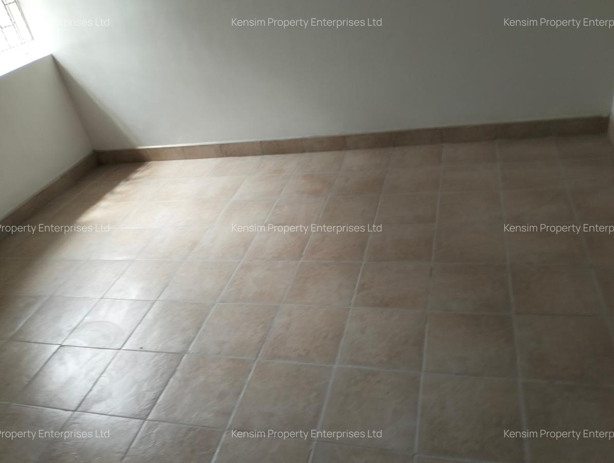 5 Bed House with En Suite in Lavington - 5