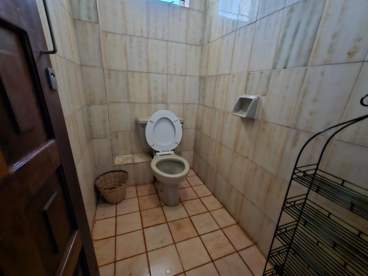 5 Bed House with En Suite in Nyari - 12