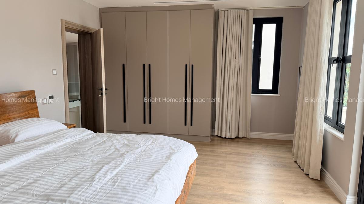 5 Bed Villa with En Suite in Runda - 19