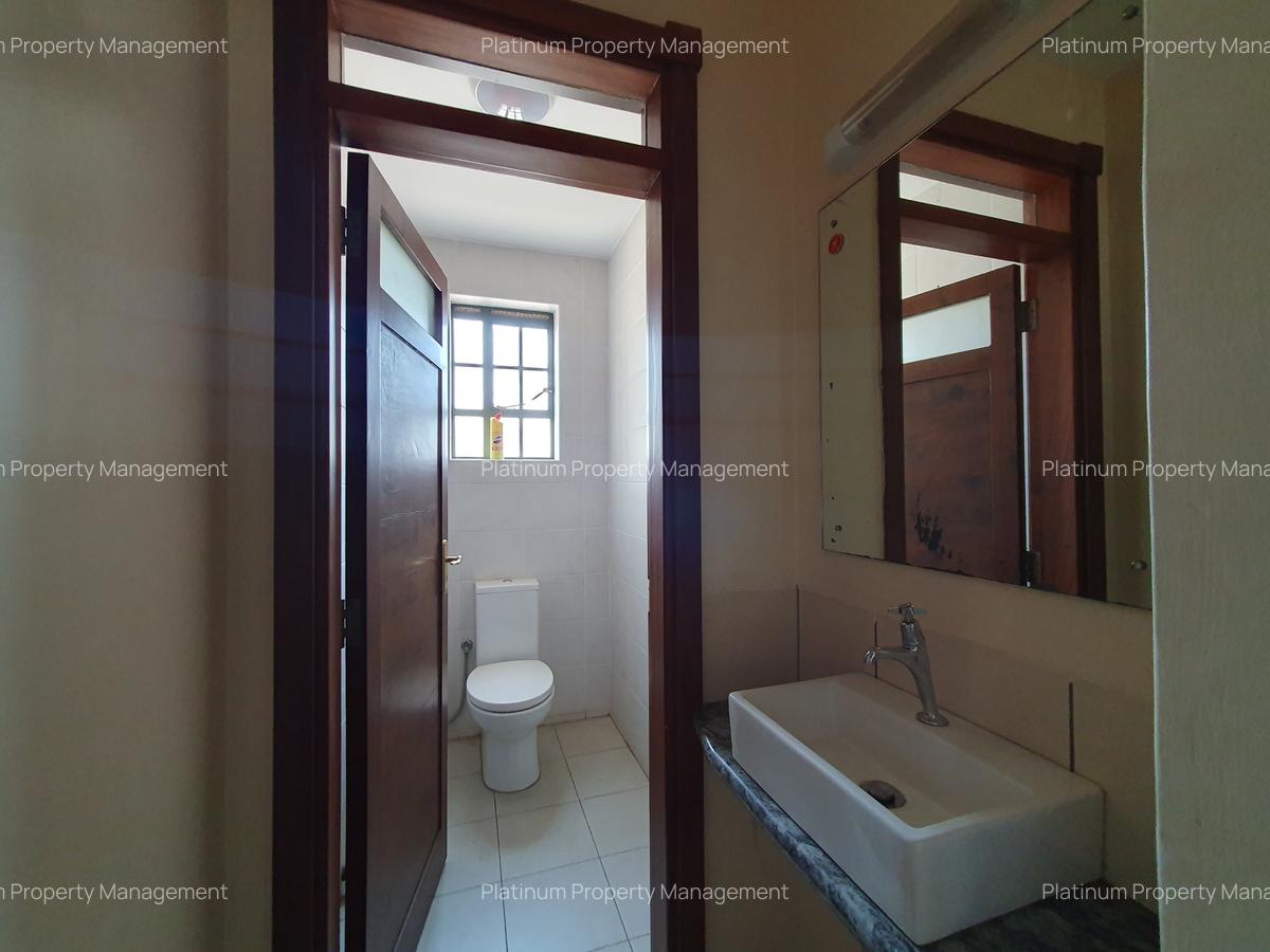 3 Bed Apartment with En Suite in Parklands - 9