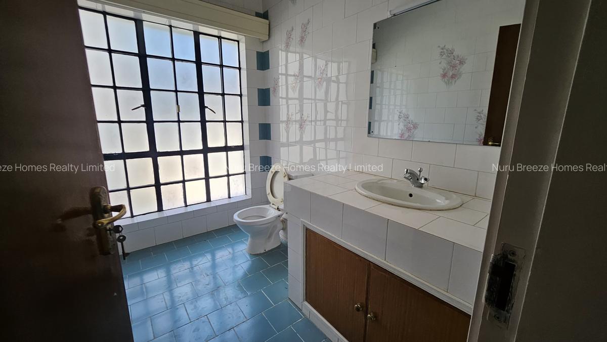 5 Bed House with En Suite in Gigiri - 4