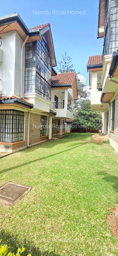 5 Bed Townhouse with En Suite at Lavington Green - 1