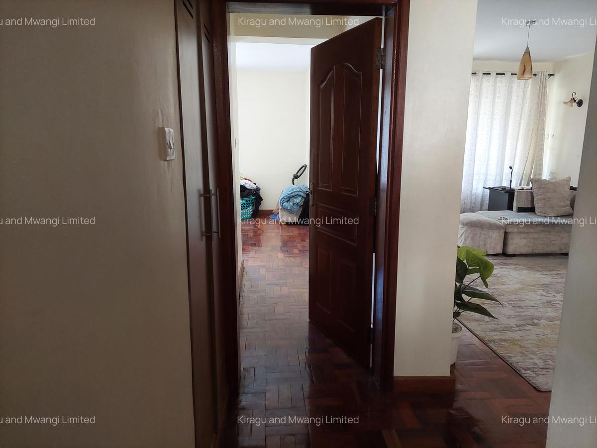 2 Bed Apartment with En Suite at Riverside Garden Cl - 4