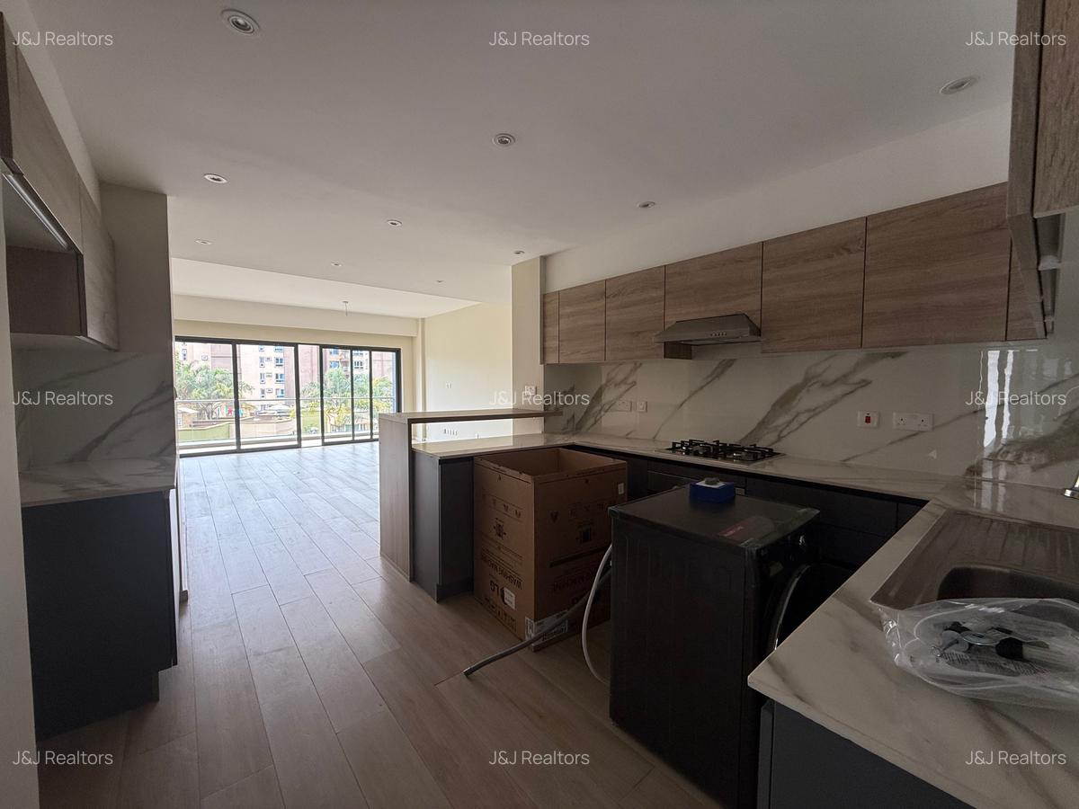 2 Bed Apartment with En Suite in Riverside - 8