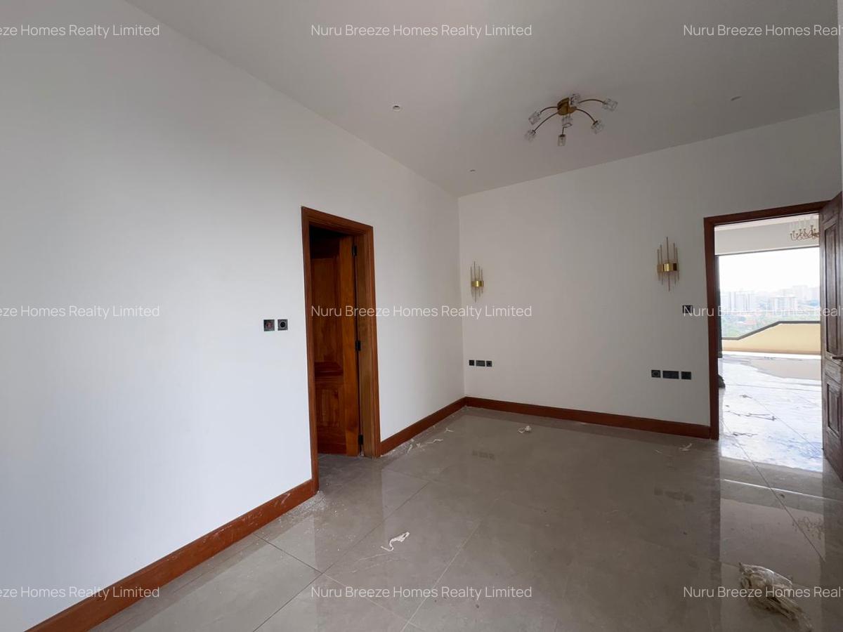 3 Bed Apartment with En Suite in Riverside - 7