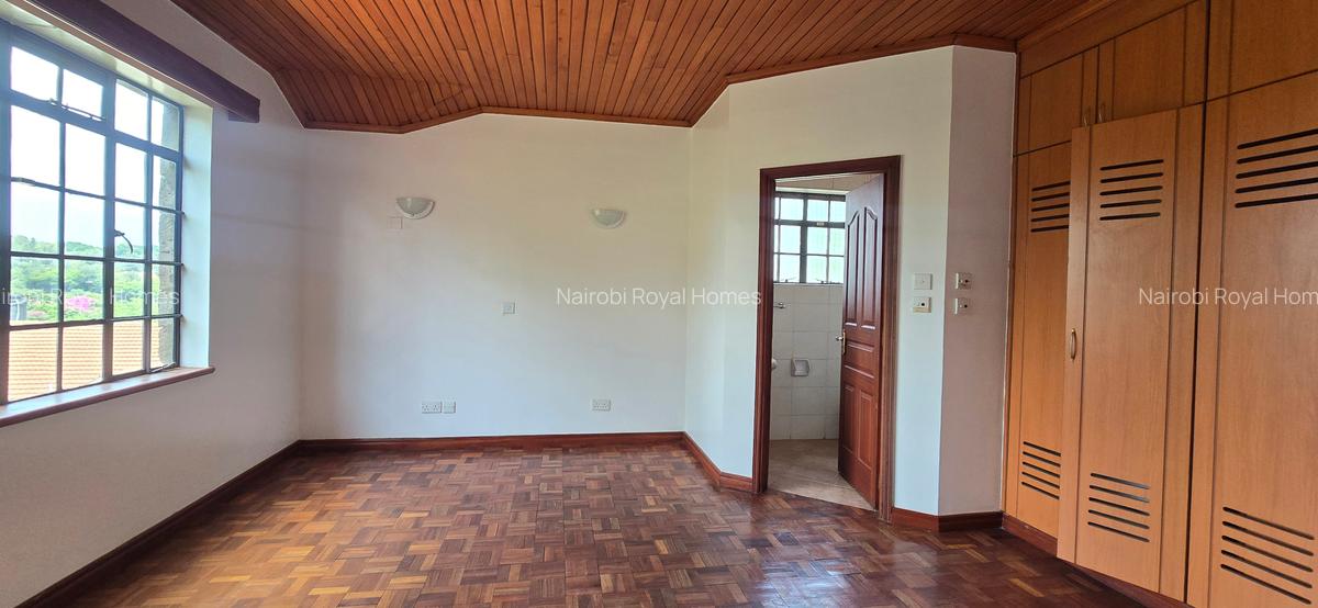 5 Bed Townhouse with En Suite at Lavington Green - 9