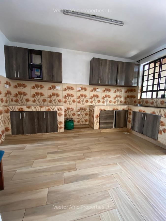 6 Bed House with En Suite in Syokimau - 12