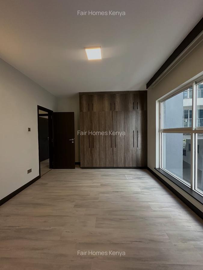 3 Bed Apartment with En Suite at Riverside Drive - 5