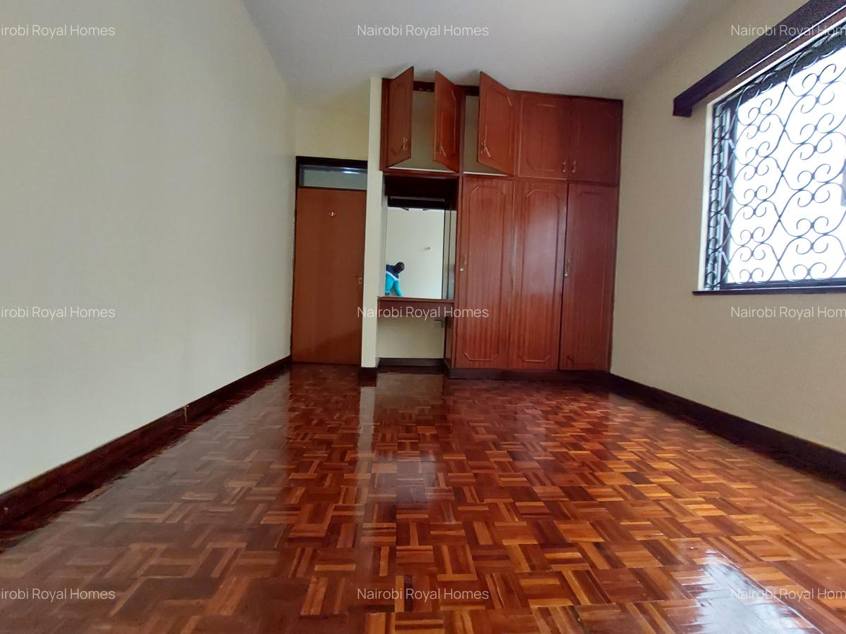 6 Bed Townhouse with En Suite at Kilimani Road - 7