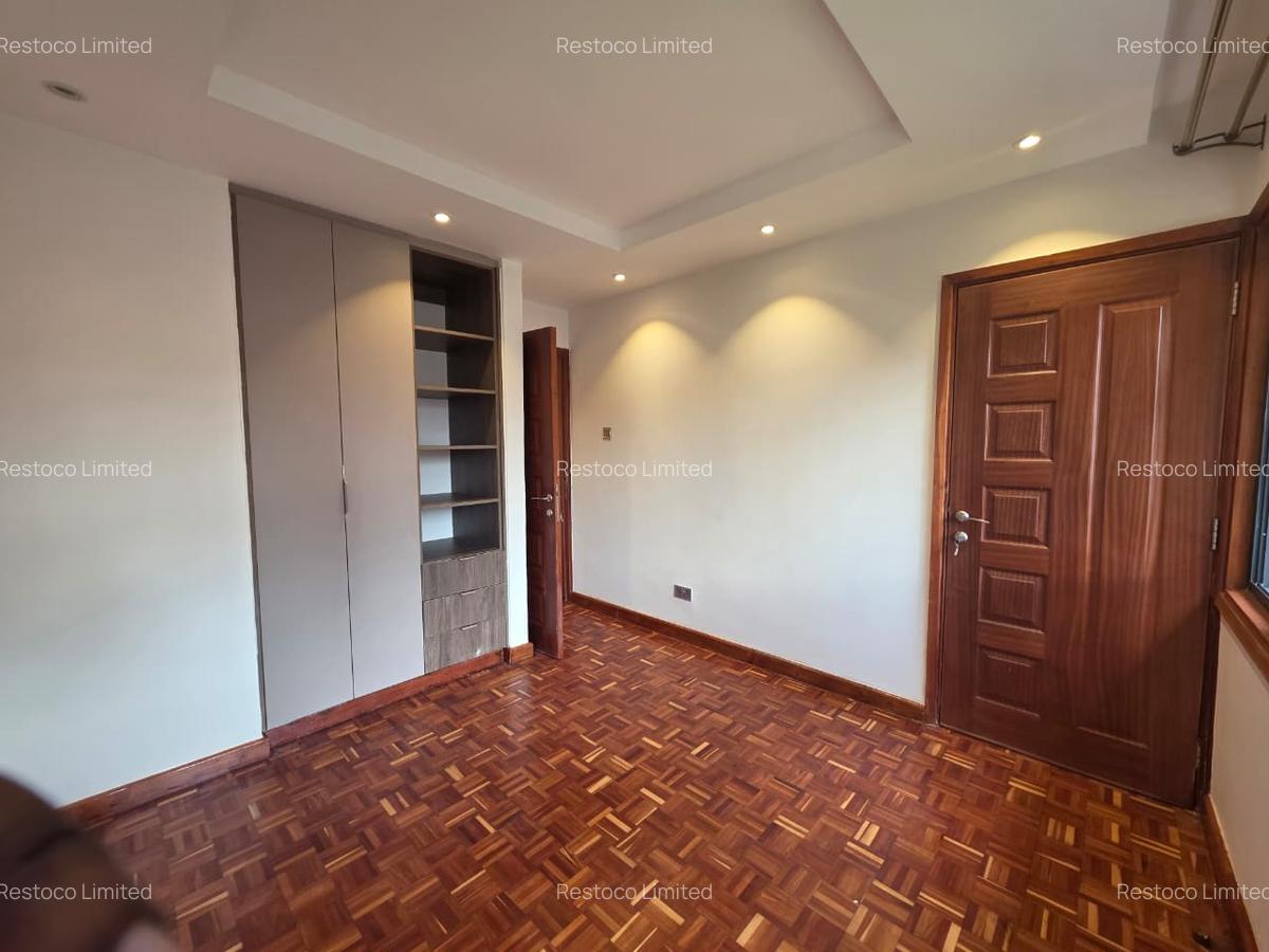 4 Bed Townhouse with Garden at Lantana Road - 11