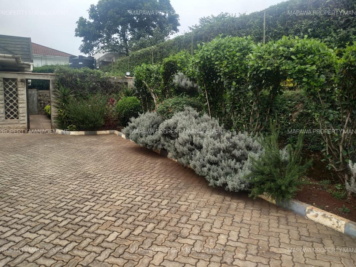 5 Bed Townhouse with En Suite in Kitisuru - 16